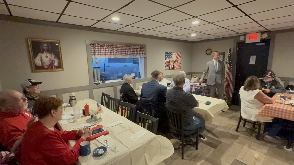 MegaBullhorn865's tweet photo. ICYMI Saturday March 15, 2025 “Town Hall event” @RepTimBurchett @timburchett #Rutledge #TN #GraingerCounty • Part I https://t.co/m0wzGkm8e1 • https://t.co/lGqIpXI28g