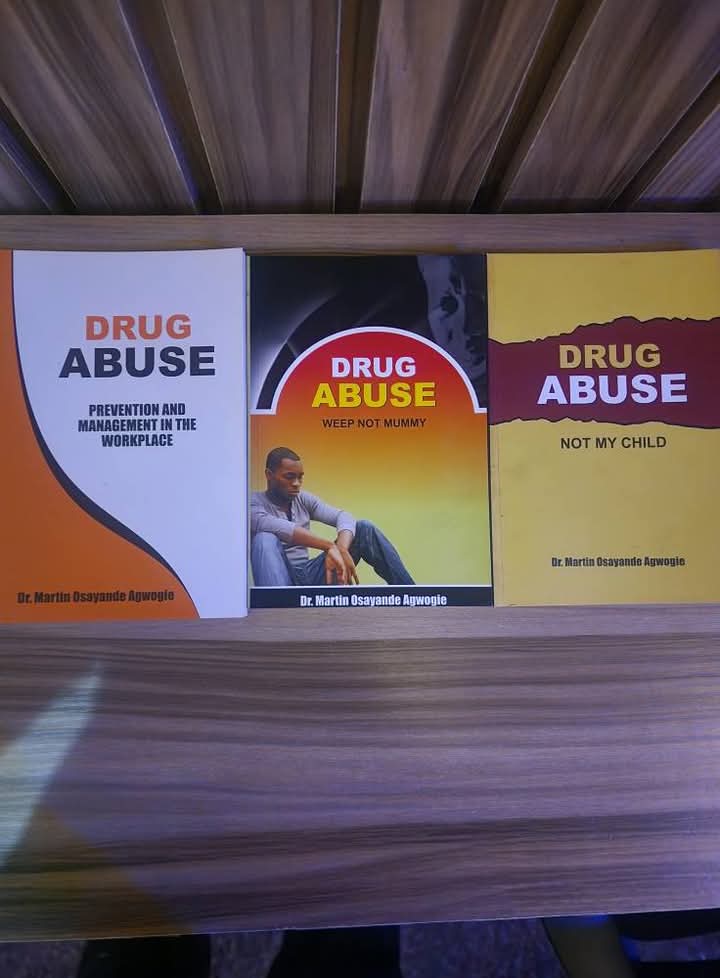 Last week I visited the President of International Society for Substance Use Professionals (ISSUP) Nigeria Chapter Dr Martin Agwogie at his office in Lagos.

Thank you Sir for the hospitality and gifts. DFF &amp; LFRC looks forward to more success stories as a result of this meeting.