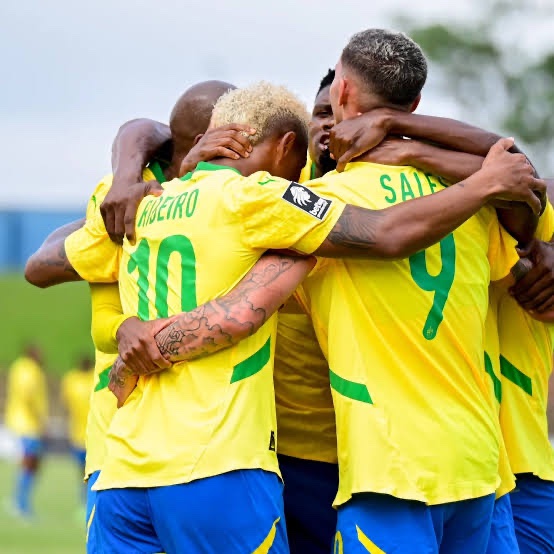 javasnkambule's tweet photo. Unable to watch the match yesterday afternoon @Masandawana, it was obviously the turn for the opponent to conquer, congratulations to them, You have put yourself in a very good position Masandawana, Just keep your eyes on the ball ⚽️.👆💛
#subdowns #BetwayPrem
#Downslive https://t.co/WtCm3nRfkP