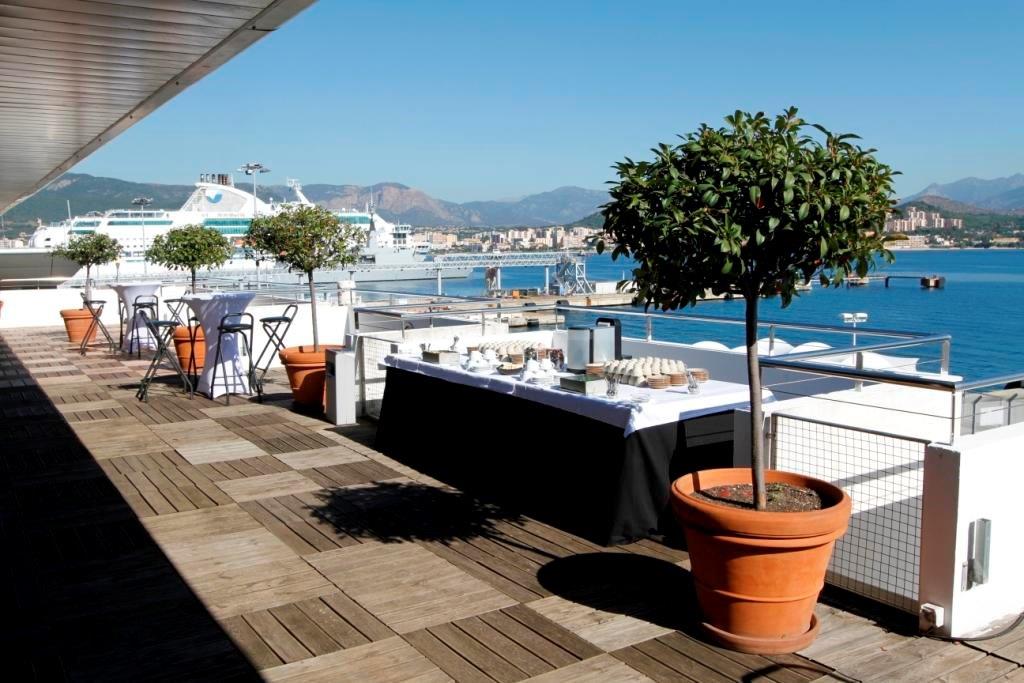 Le Palais des congrès d’Ajaccio attend ses premiers hôtes !  

Les candidatures sont reçues à partir de lundi 10 mars pour les premières filières ouvertes (CAP, BP, Bachelor). Une date à marquer d’une pierre blanche pour la Corse et pour le Tourisme qui, après tant d’épreuves,