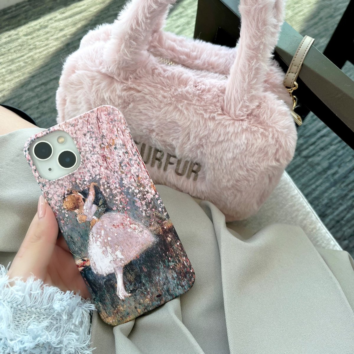 fuwa_miffiy's tweet photo. お気に入りのiPhoneケース🩰🦢🤍
『ロマンスと満開の桜』素敵すぎて気分上がる.ᐟ.ᐟ ᴾᴿ https://t.co/zkr4z4Thr3
