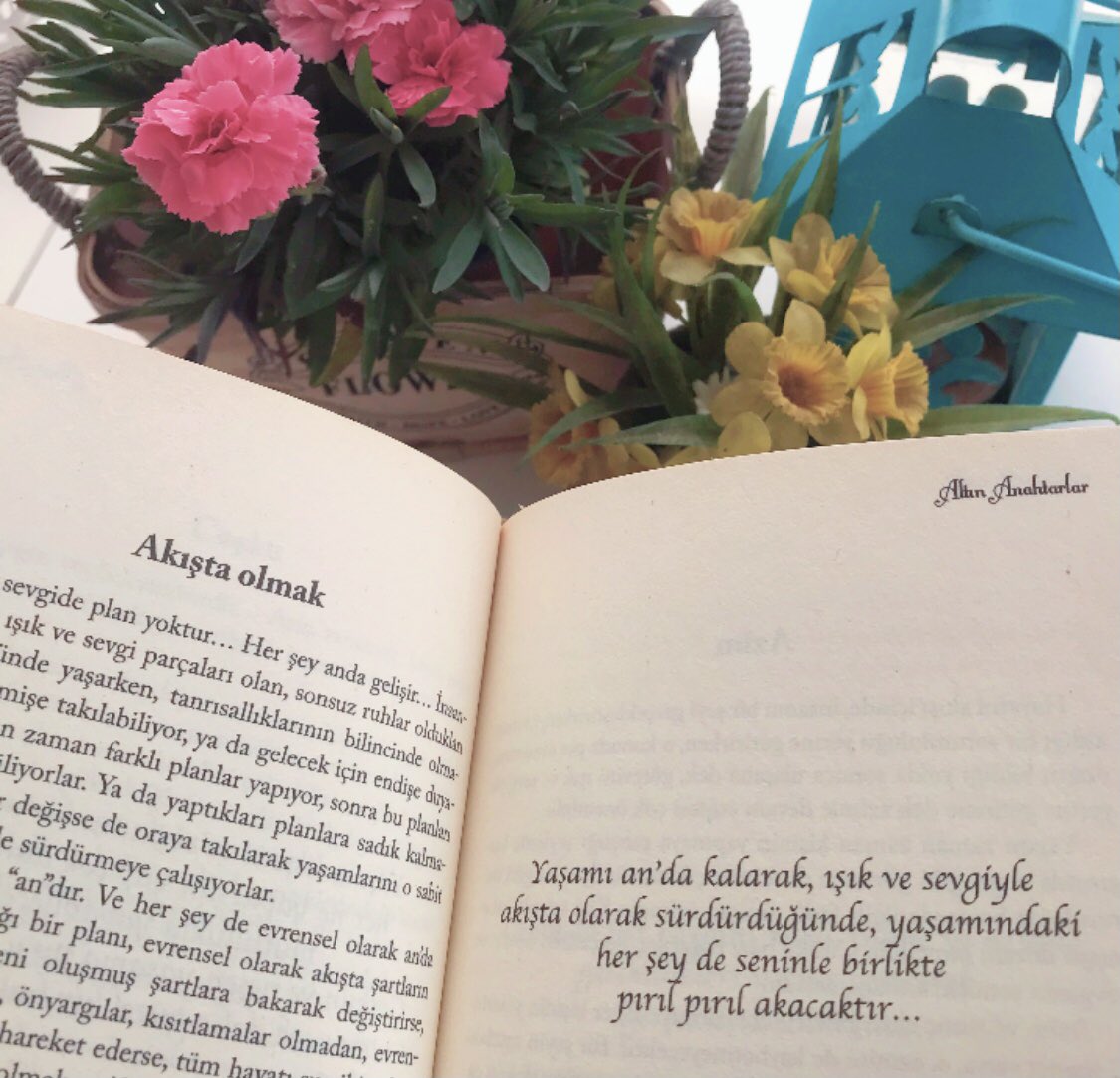 Bugün ve hafta için Altın Anahtarlar kitabından açtığım sayfa… 
Akışta olmak…
Işık ve sevgiyle akışta olduğunuz, her işinizin kolaylıkla su gibi aktığı, aydınlık, mutlu, güzel bir hafta dileğiyle…