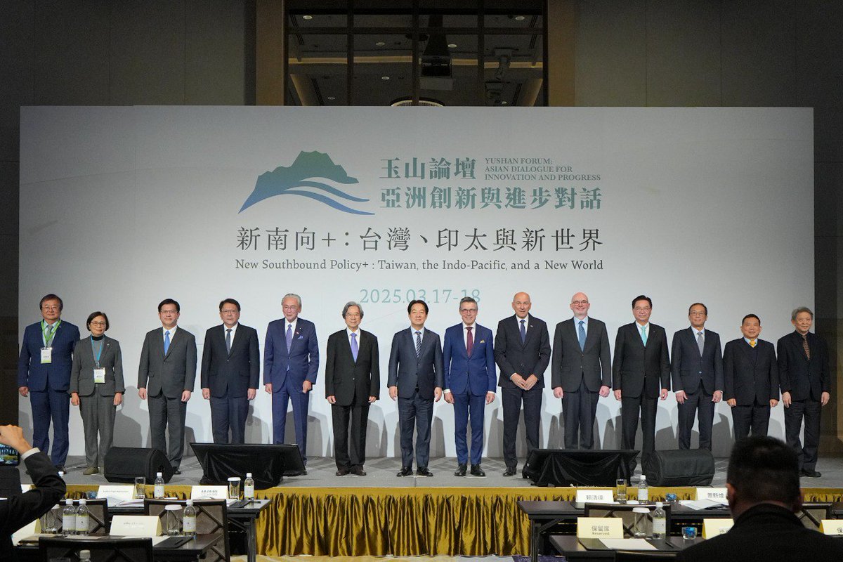外交部 Ministry of Foreign Affairs, ROC (Taiwan) 🇹🇼 (@mofa_taiwan) on Twitter photo Minister <a href="/chia_lung/">林佳龍 Lin Chia-lung</a> joined President <a href="/ChingteLai/">賴清德Lai Ching-te</a> at the <a href="/yushanforum/">Yushan Forum 玉山論壇</a> opening, welcoming leaders like #Denmark's🇩🇰 <a href="/AndersFoghR/">Anders Fogh Rasmussen</a>, #Slovenia's🇸🇮 <a href="/JJansaSDS/">Janez Janša</a>, #Japan's🇯🇵 <a href="/Furuya_keiji/">古屋圭司</a>, #Czechia's🇨🇿 <a href="/PavelFischer/">Pavel Fischer</a> & many more. The event aims to advance #Taiwan's🇹🇼 global partnerships! Minister <a href="/chia_lung/">林佳龍 Lin Chia-lung</a> joined President <a href="/ChingteLai/">賴清德Lai Ching-te</a> at the <a href="/yushanforum/">Yushan Forum 玉山論壇</a> opening, welcoming leaders like #Denmark's🇩🇰 <a href="/AndersFoghR/">Anders Fogh Rasmussen</a>, #Slovenia's🇸🇮 <a href="/JJansaSDS/">Janez Janša</a>, #Japan's🇯🇵 <a href="/Furuya_keiji/">古屋圭司</a>, #Czechia's🇨🇿 <a href="/PavelFischer/">Pavel Fischer</a> & many more. The event aims to advance #Taiwan's🇹🇼 global partnerships!