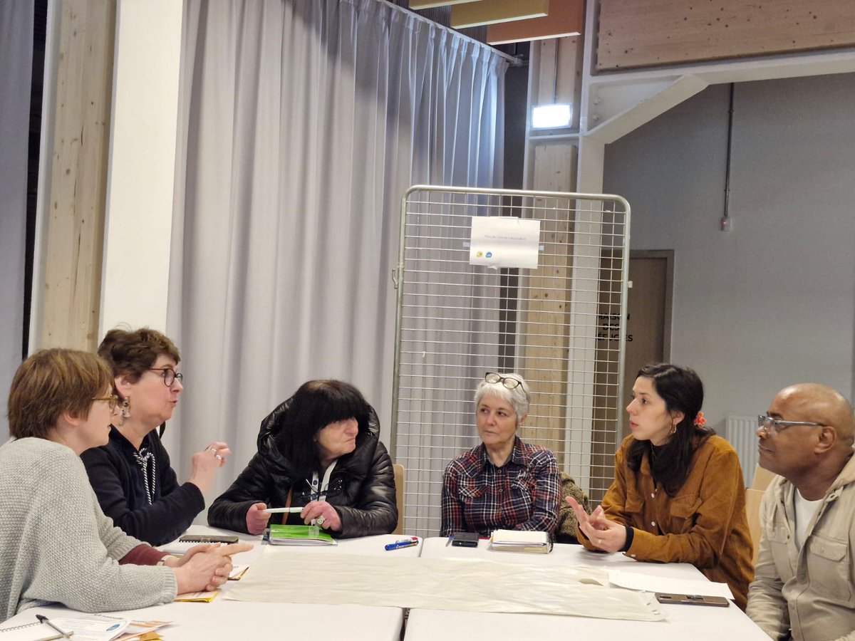 monquartier19's tweet image. Retour en images 📷
L'assemblée citoyenne du conseil de quartier Porte des Lilas s'est tenue le 11 mars.
Des ateliers riches qui ont permis de penser les activités du quartier : animation de la Place Charles Monselet, moments de convivialité, développement de l'art !