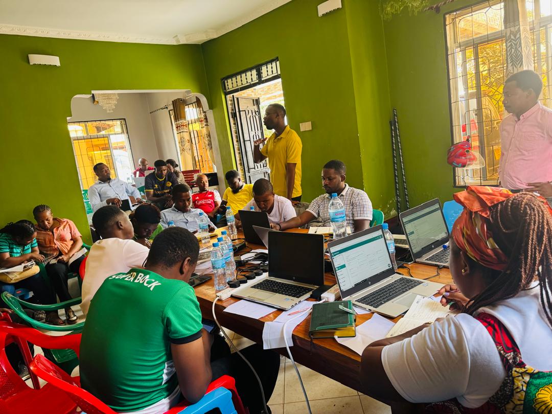 WakandiTz's tweet photo. Mafunzo kwa wateja wetu ambayo yamefanyika katika mkoa wa Kilimanjaro. Mafunzo haya yamefika kwa siku 4 yaliyosimamiwa  na Samora Mchuma na Daudi Lazaro. Kwa SACCOS ya Hai Teachers yenye wanachama zaidi ya 1000 na Jirani Smart Microfinance yenye wateja zaidi ya 2000. https://t.co/4cPWk9npiM