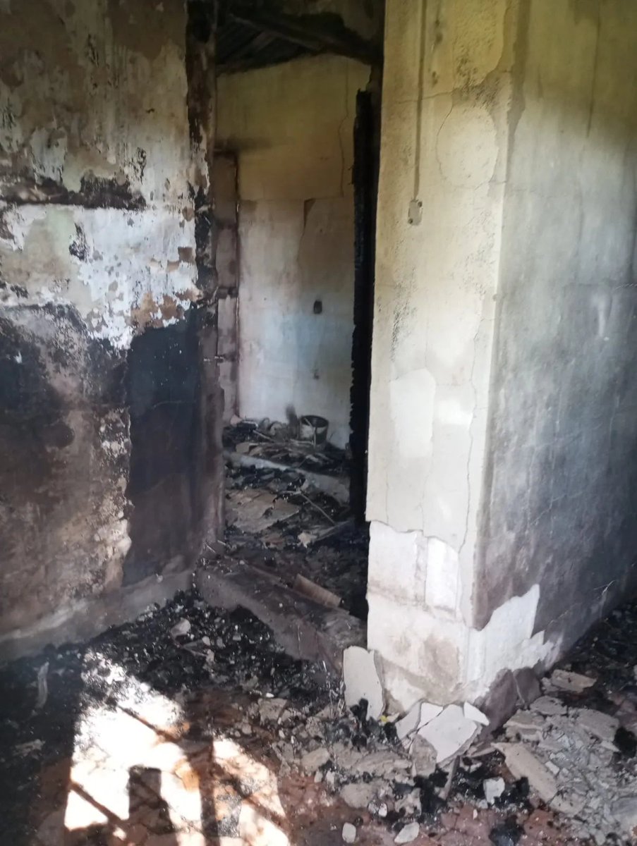 ATERRORIZADOS POR LOS BANDOLEROS. En Cardozo Chico, Tacuarembó los vecinos están aterrorizados por bandoleros que incendiaron la escuela rural y dos casas de trabajadores y pequeños productores rurales. Además ahora amenazan con hacer volar la escuela de Peralta.