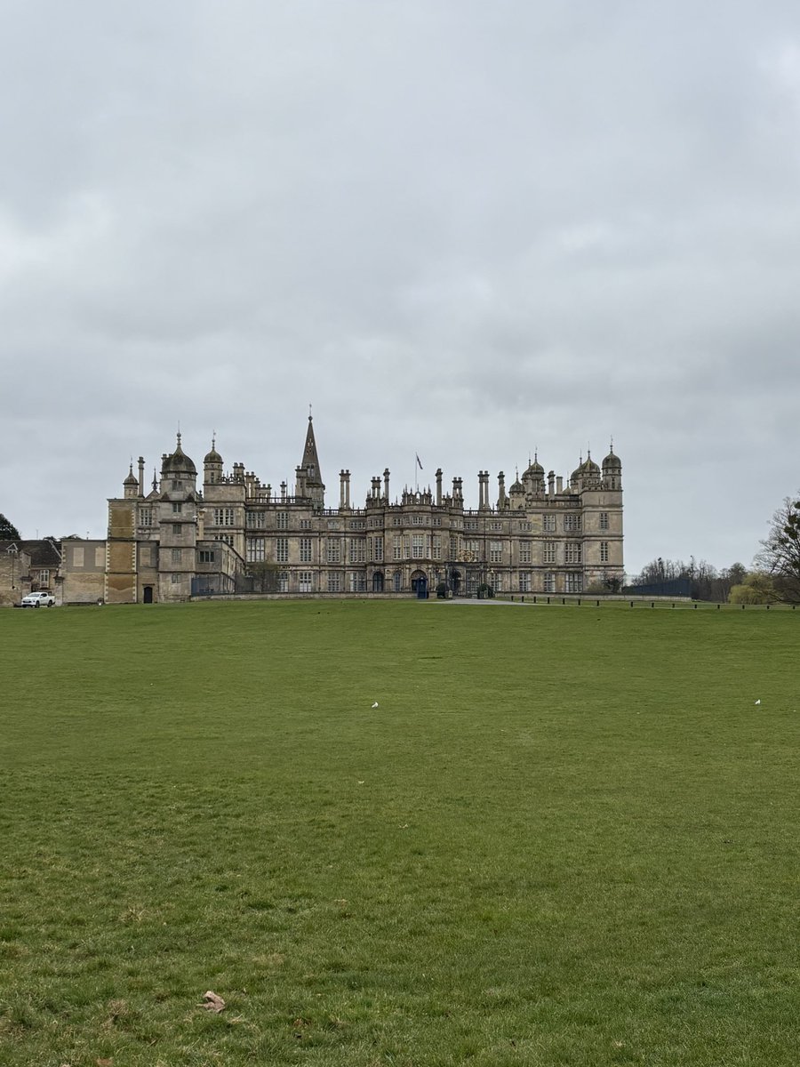 SuLo0220's tweet photo. Considering it’s just down the road I hardly ever go to Burghley. No idea why. A nice 7am 6 mile walk. Just what I needed. https://t.co/EkFTUsUMrv