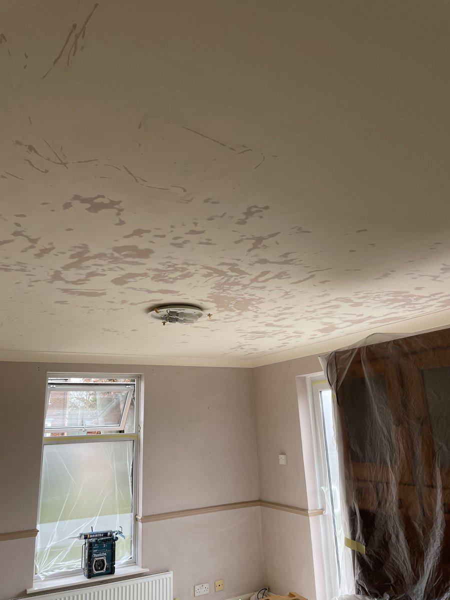 decorating_g's tweet photo. Nice start to the week, trying to make this ceiling look nice and flat for the customer. https://t.co/4FPJqNSlVN