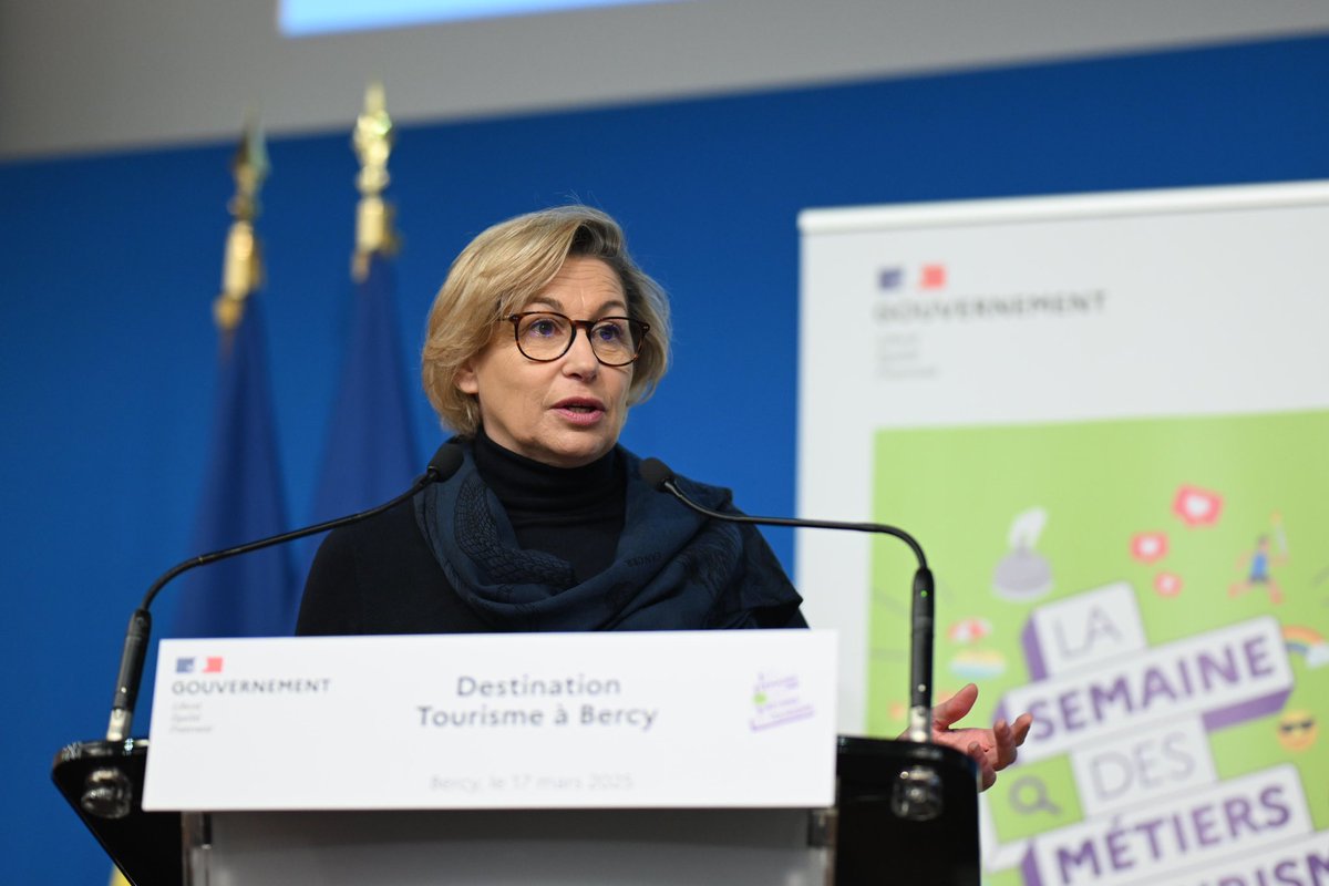 n_delattre's tweet photo. #SemaineTourisme | Top départ de la Semaine des métiers du tourisme auprès de @Eric_R_Lombard et @NinaMetayer, marraine de cette 3e édition. 

Transmettre une passion, inspirer des vocations et donner aux jeunes l’envie de rejoindre un secteur riche en opportunités ! https://t.co/kZ8IX7XFwr
