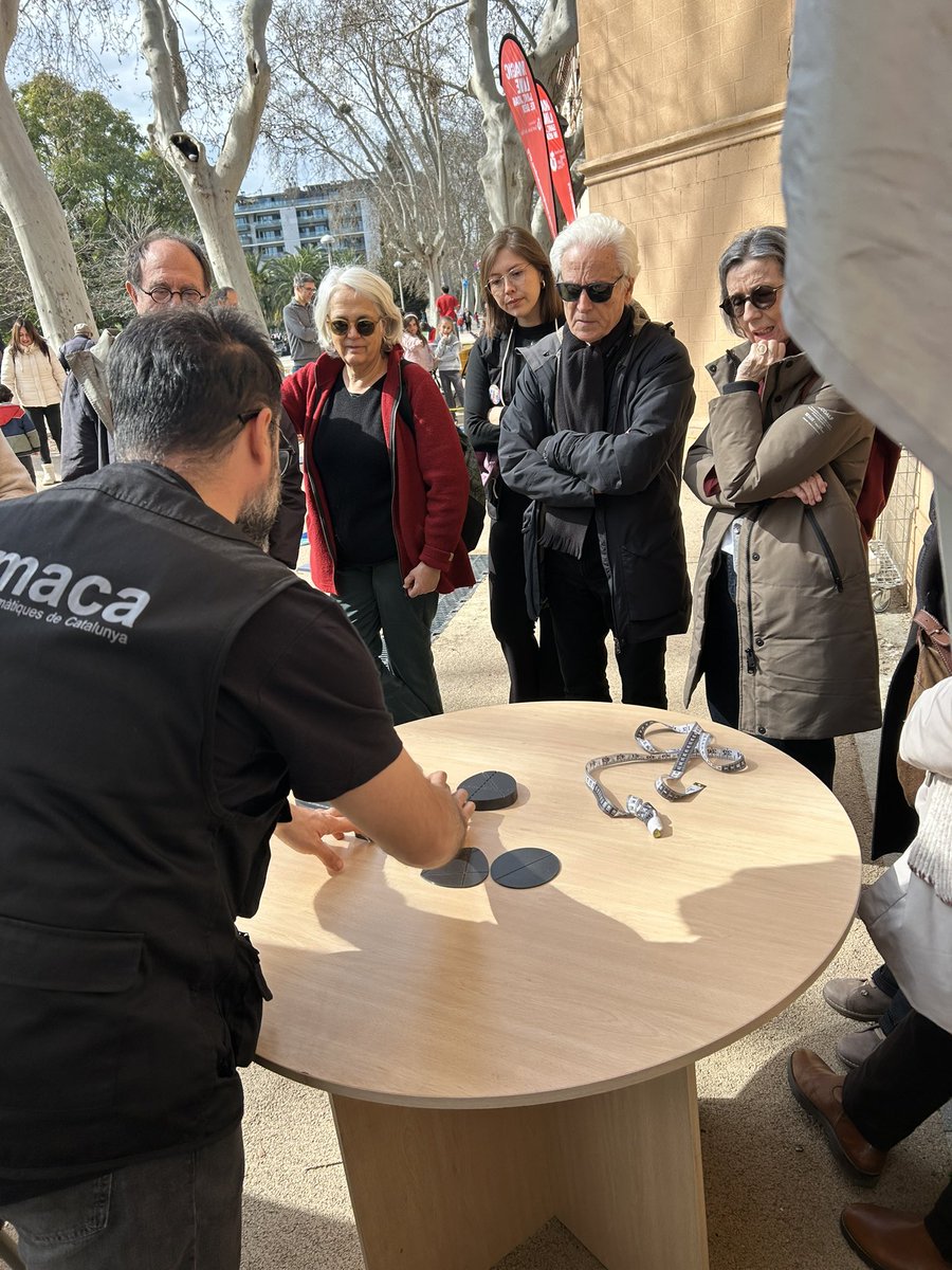 MMACA_cat's tweet image. Imatges de la Festa matemàtica del DIA π
Petits, grans, familíes van gaudir un matí tocant les matemàtiques al Parc de Can Mercader!
#diaPi #IDM2025 #idm314 #idm314cat #mmacaCornellà