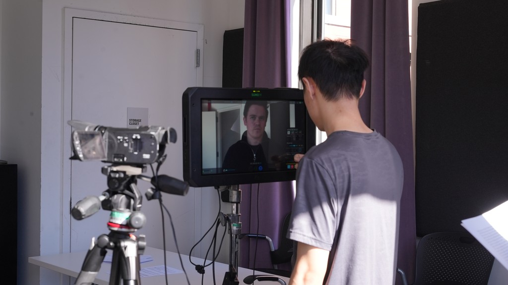 🎬 Filmmakers, take your craft further! Apply for SVA’s Film Directing Residency to hone your storytelling, work with industry pros, and create a short film in NYC.

📅 Apply by April 1! sva.edu/academics/arti…

#FilmDirecting #SVAFilm #FilmmakerResidency