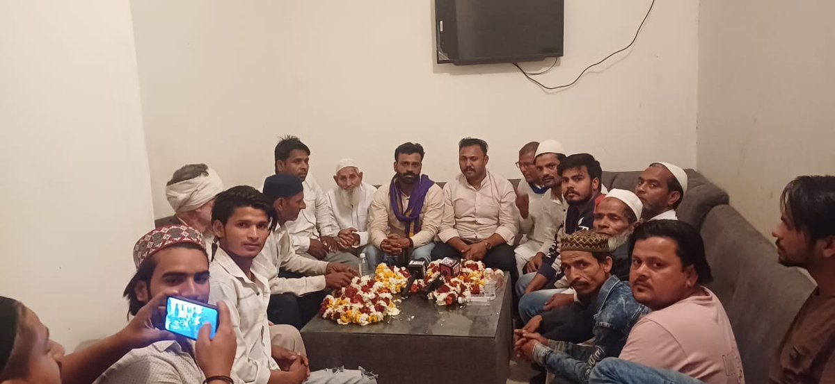 मेरठ ने भीम आर्मी का बढ़ता जनाधार
मुस्लिम समाज के लोग होंगे आजाद समाज मे सामिल पार्टी 
<a href="/BhimArmyChief/">Chandra Shekhar Aazad</a> 
<a href="/ankit_valmikii/">Ankit Valmiki ग़ाज़ियाबाद 💙انکت والمیکی</a> 
<a href="/AzadSamajParty/">Aazad Samaj Party - Kanshi Ram</a> 
<a href="/VinayRatanSingh/">Vinay Ratan Singh</a> 
<a href="/S_rathiji/">Shiva Rathi Valmiki</a> 
<a href="/shiv__ASP/">Shiv Kumar Chawla</a>