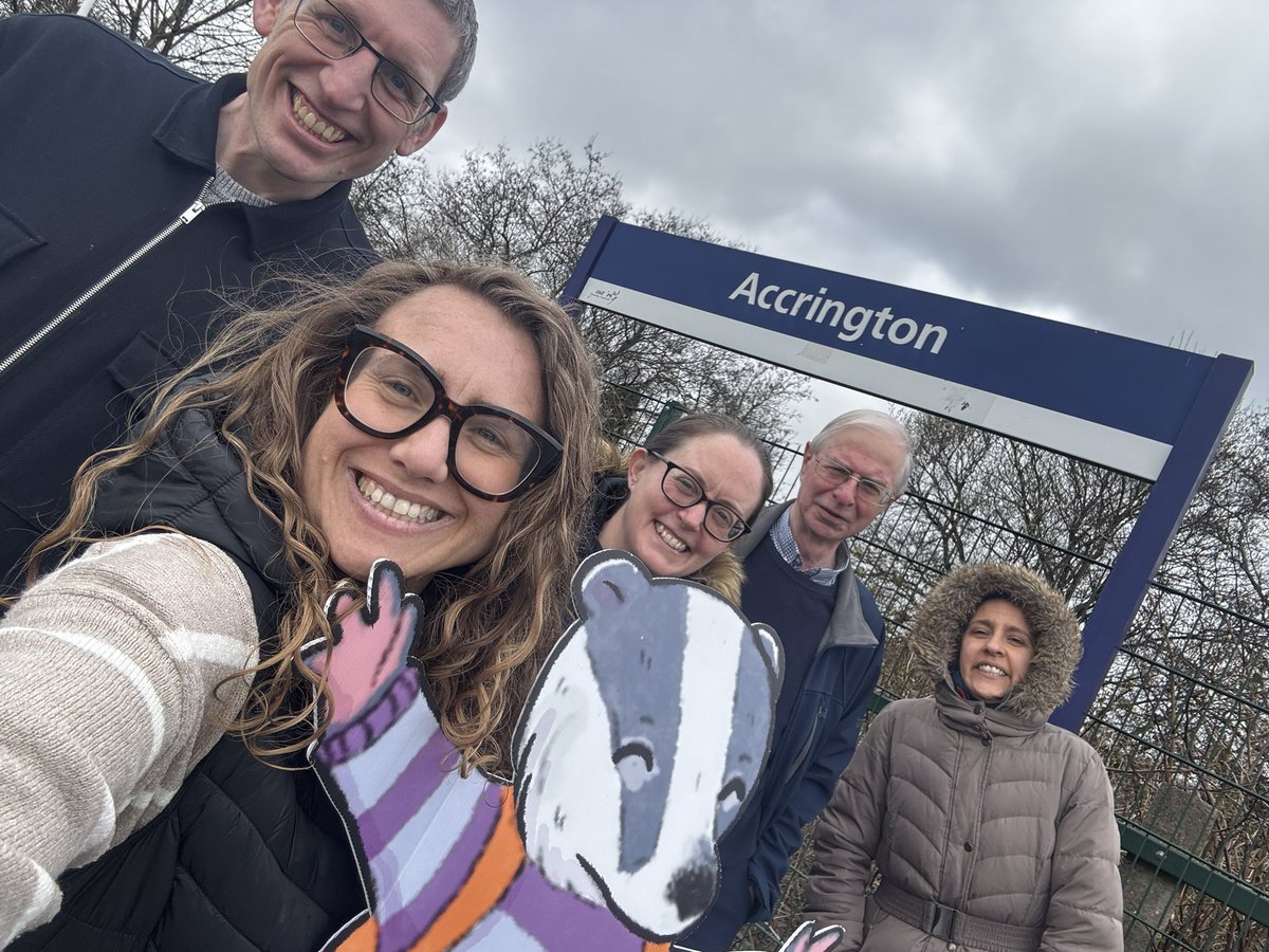 Today <a href="/ArloAdventures/">Arlo</a> went trainspotting with the gang!!