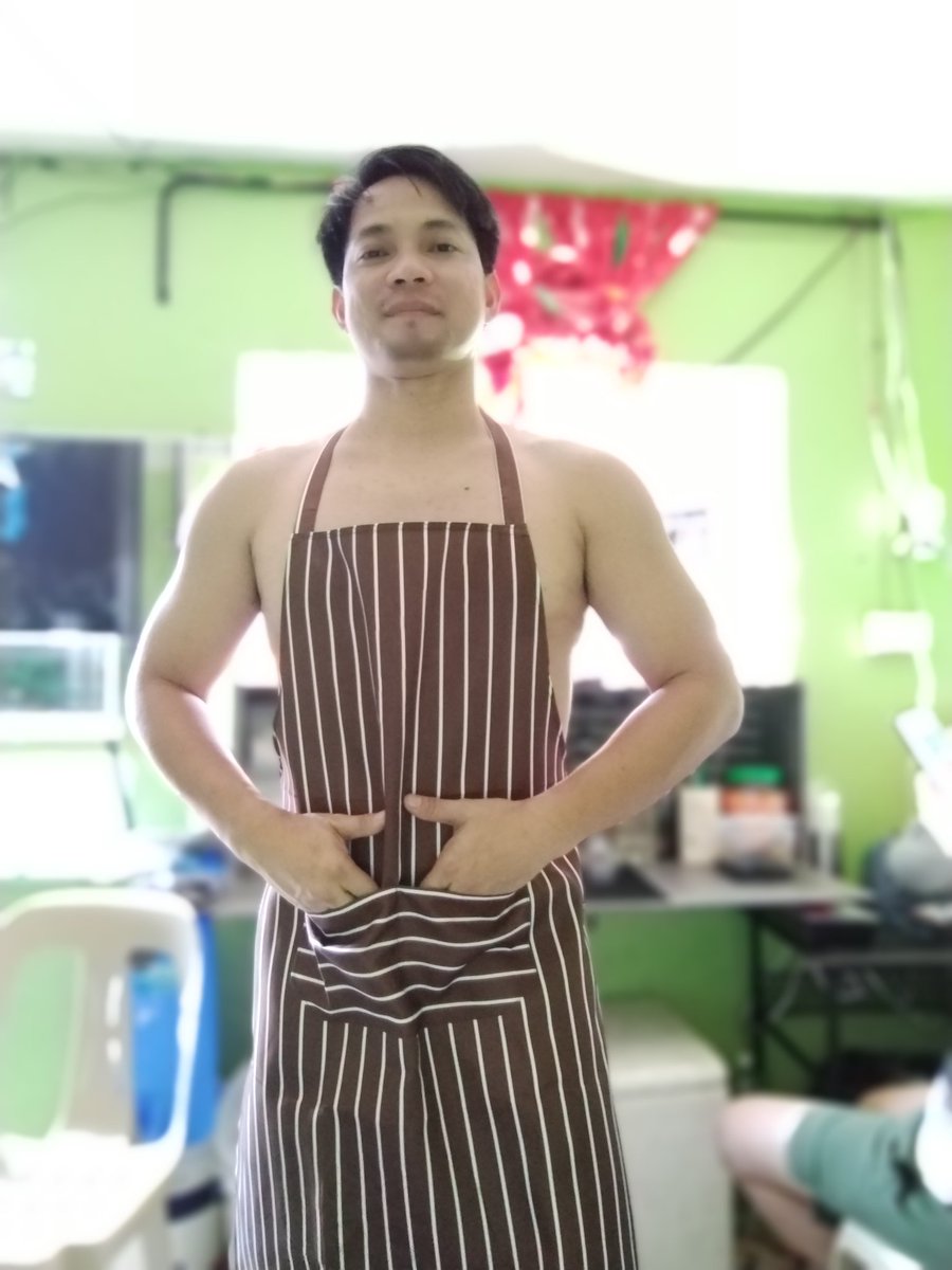 RuelBelza's tweet photo. Pasenxa na mainit talaga kaya topless muna😊

#smallbisimess https://t.co/NTBLJer0lX