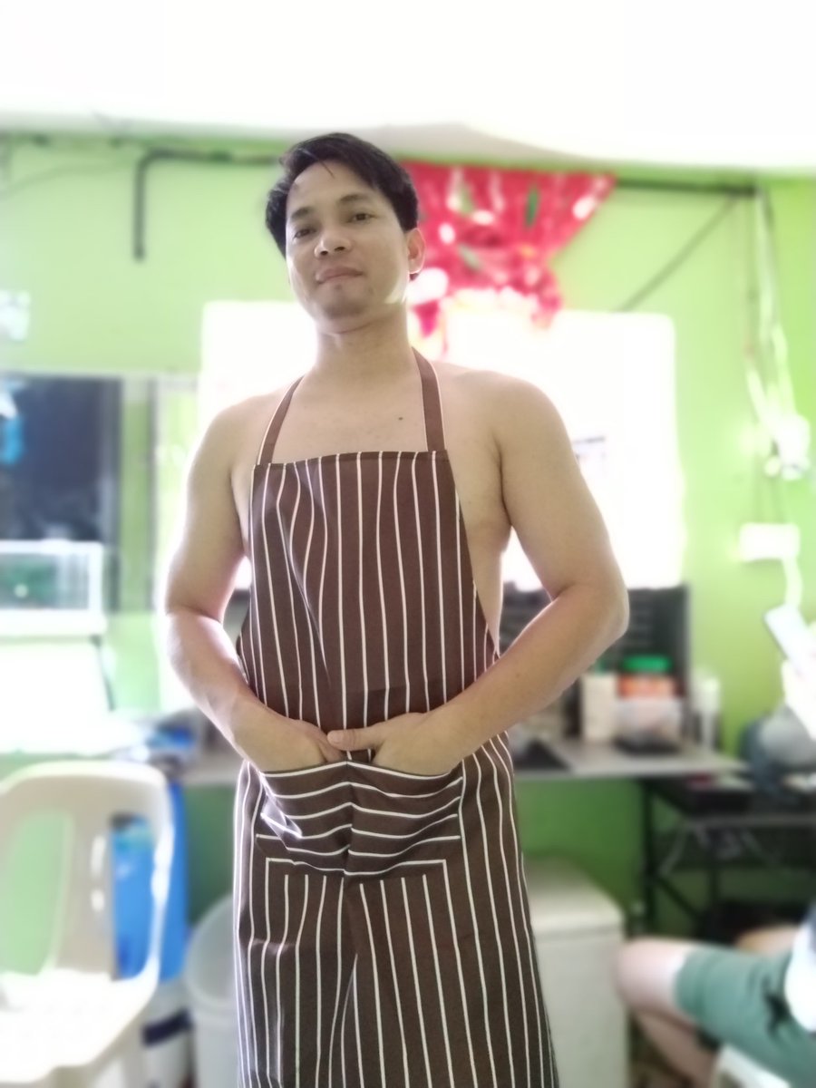 RuelBelza's tweet photo. Pasenxa na mainit talaga kaya topless muna😊

#smallbisimess https://t.co/NTBLJer0lX
