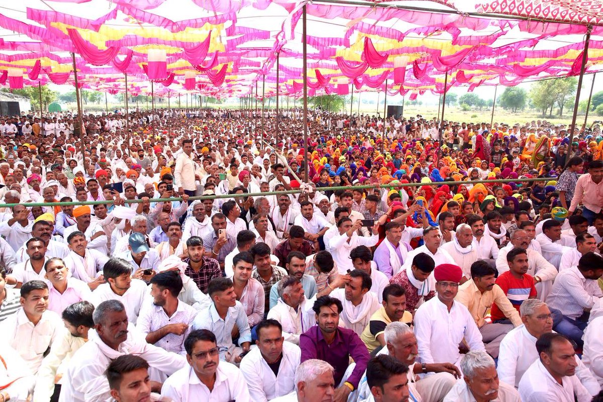 शहीद कमांडो कुलदीप सिंह जी की प्रतिमा के अनावरण के बाद जनसभा को संबोधित किया ।

📍 ग्राम तिघरिया, हिंडौन-सिटी
       जिला करौली