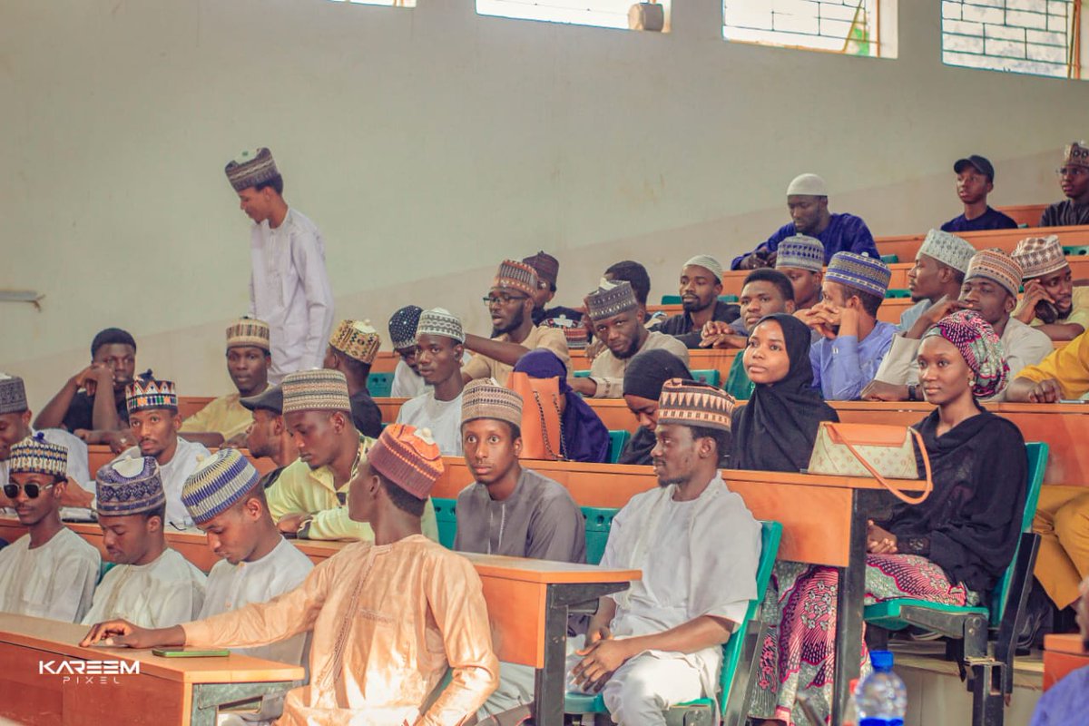 alkassim_zango's tweet photo. I was honoured to attend the inauguration of the newly elected executives of the NICESA ABU Zaria, where I gave a brief talk on leadership and presented certificates of return and service to the new executives and electoral committee. https://t.co/iSW3EdE3se