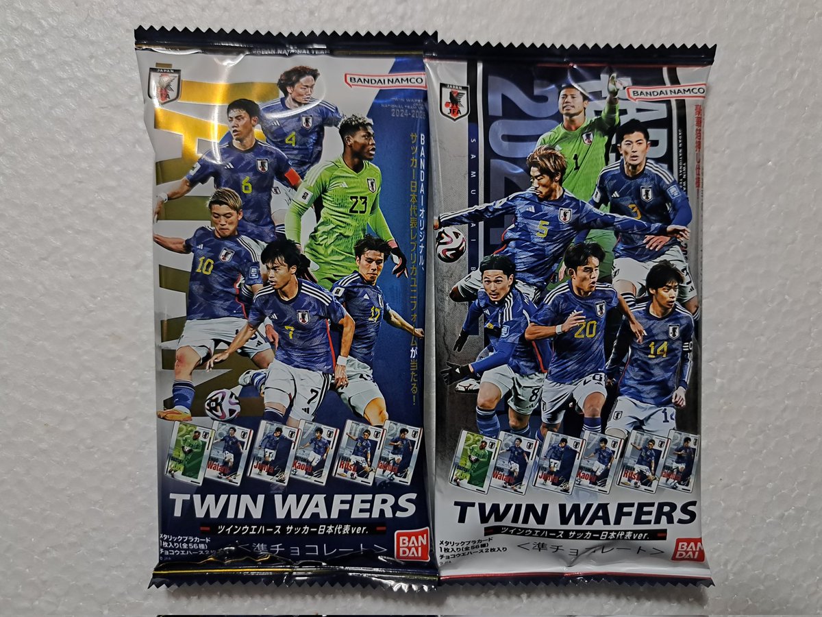 今日発売のサッカー日本代表のカード入りウエハース、とりあえず10枚購入しました🎵
全56種類か…
これから食べるの大変…