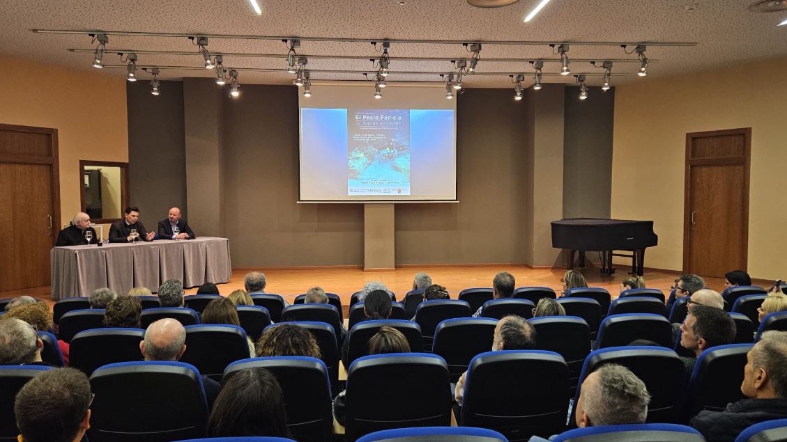 🚢 Un Tesoro Fenicio en el Mar Menor 
📽️ Un documental revela la importancia mundial del pecio fenicio del Bajo de la Campana hallado en La Manga del Mar Menor.

⚓ Un hallazgo que resalta la riqueza del patrimonio sumergido en la Región de Murcia.

#HistoriaSumergida #Murcia