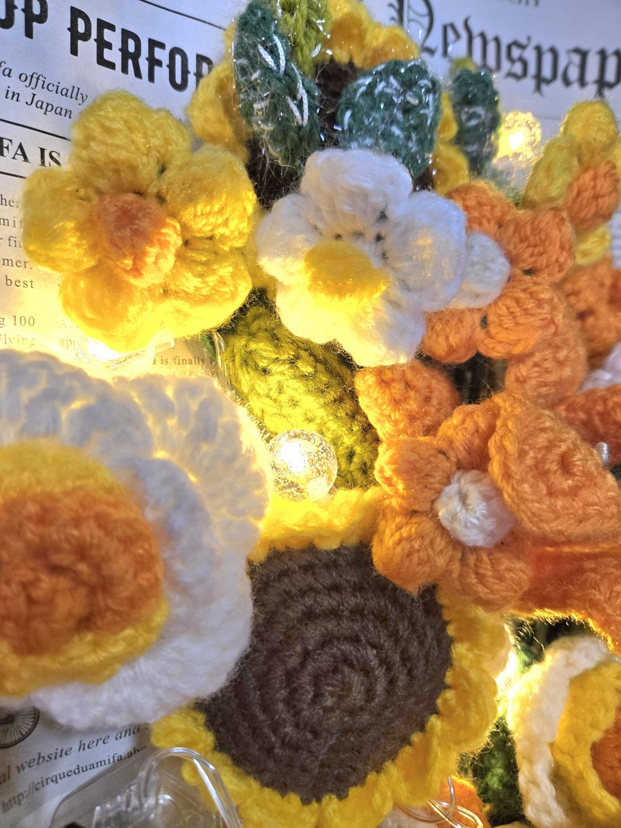 yukiko_070's tweet photo. 友達の子が小学校卒業なので花束編みました💐

#編み物好きさんと繋がりたい https://t.co/PsfggRRMX2