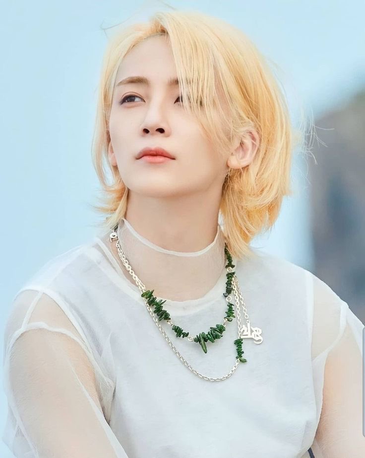 jjongtoda's tweet photo. 짧머 정한이 보니까 장발 정한이 보고싶다..
장발 사진만 닳고 닳아 .... https://t.co/Ab8zWczO13