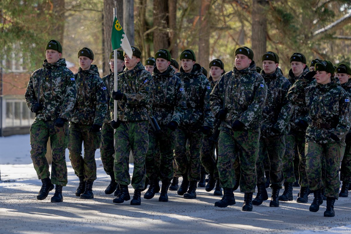 Onnea Uudenmaan jääkäripataljoona 104. perinnepäivän johdosta!

Torstaina kaikki pataljoonan joukkoyksiköt osallistuivat perinteiseen Joutselän marssiin. Perjantaina perinnepäivää juhlistettiin Santahaminassa ja Jääkäripaadella Hietaniemessä.
#uudjp #kaartjr #perinnepäivä