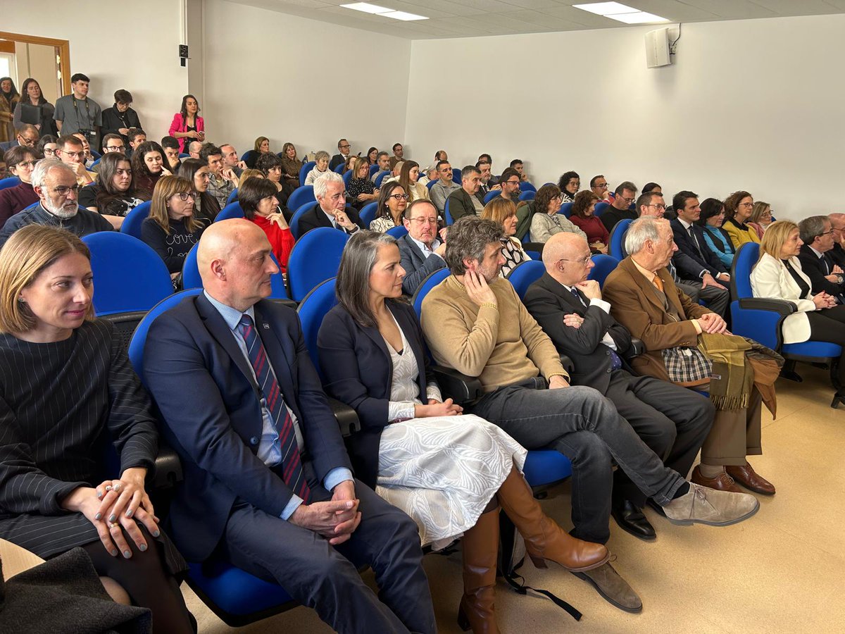 CSICCyL's tweet photo. 🥗🔬 @INIA_es-@CSIC y @UVa_es presentan en una Jornada Científica a #AgroLab, la nueva Unidad Asociada con sede en el @CampusdeSoria que potenciará la investigación en el desarrollo de nuevos alimentos saludables y sostenibles. Colaborar para progresar 🦾👉https://t.co/m6vY2tXn7F https://t.co/v7o66dcoDz