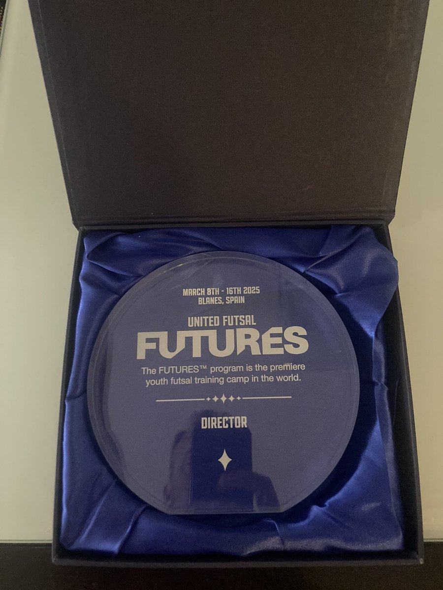 Ya volviendo a la rutina  después de una magnífica,enriquecedora e inolvidable experiencia.
Muchas gracias a toda la gente de @theunitedfutsal por su trato y hacernos sentir partícipes de un evento así
#Thefutures
#Pasión
#Disfrutar
#Alegria
#Sueños
@kelmesports 
#Seguimos😃💪