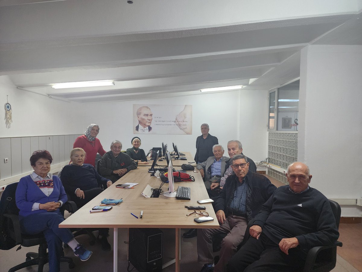 Bilgi erişimde akıllı telefon dersimizden <a href="/mansuryavas06/">Mansur Yavaş</a> 
<a href="/abbbasin/">Ankara Büyükşehir Basın</a>
<a href="/mizrakesin/">Esin Mızrak</a> 
<a href="/OnsoySEMA/">🇹🇷ⓈⒺⓂⒶ🇹🇷</a>