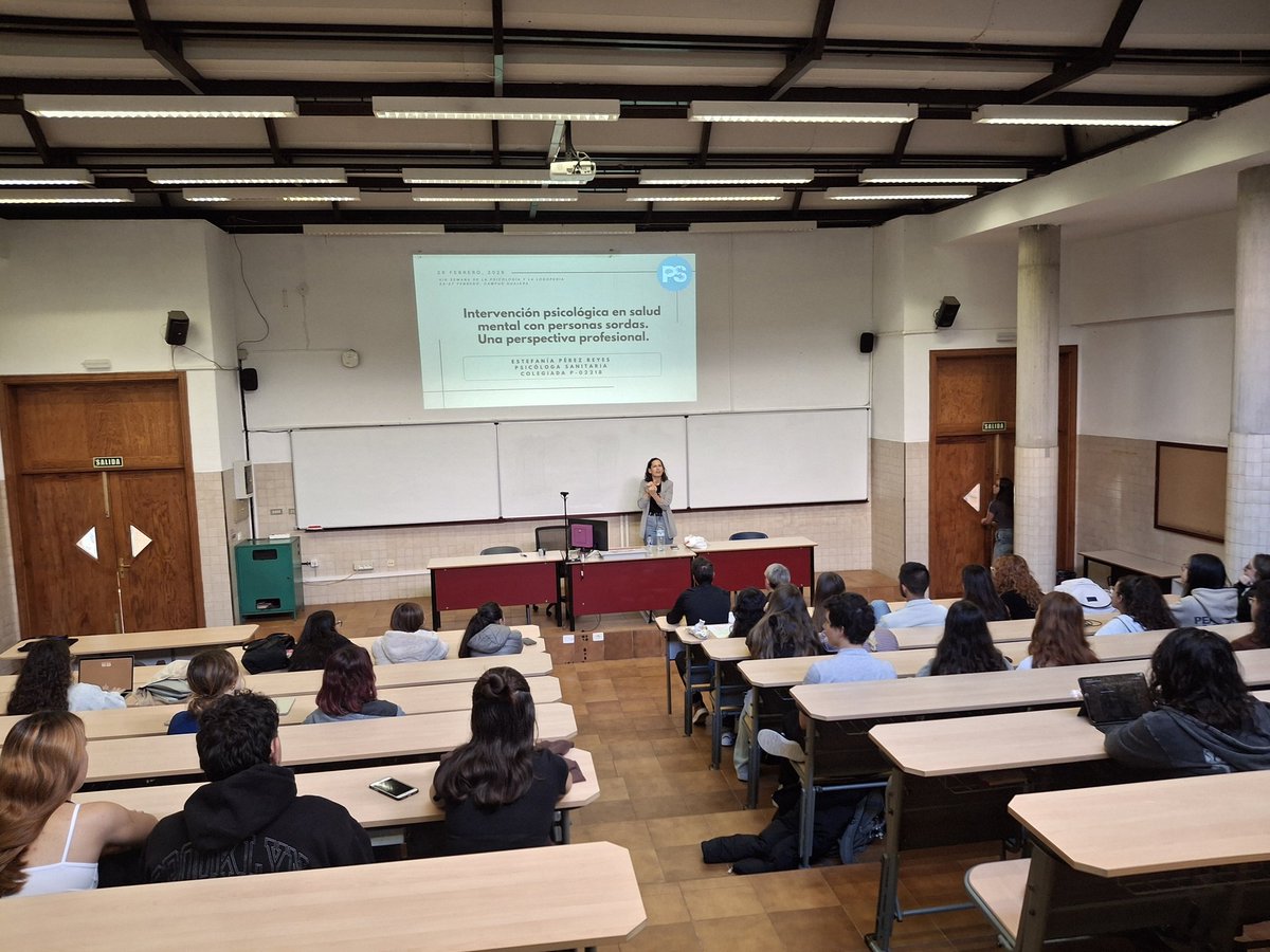 PsychoSign's tweet photo. El 26 de febrero di una charla sobre "Intervención psicológica en salud mental con personas sordas: una perspectiva profesional" en la XIX Semana de la Psicología y la Logopedia de la @ULL Agradezco a Ernesto Suárez y al alumnado por su interés y participación #SaludMental #Sorda https://t.co/mKfyIMnO5M