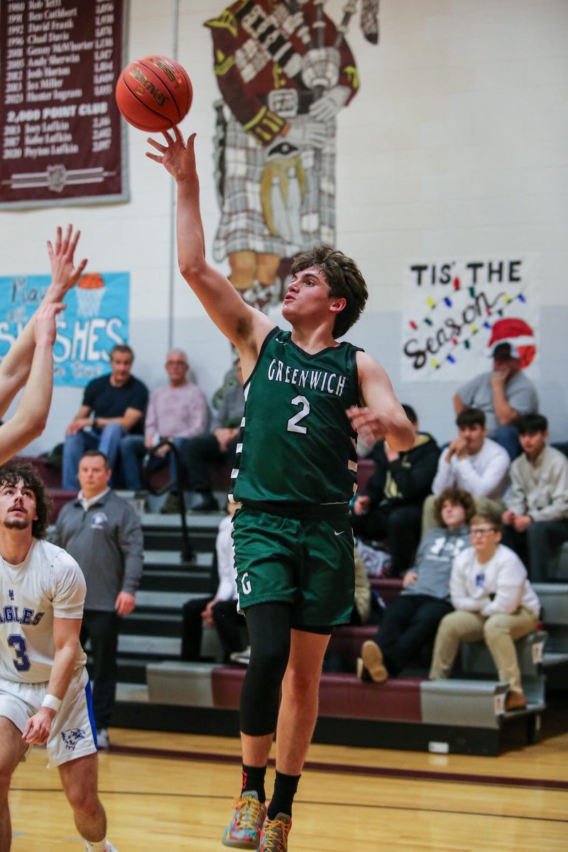 Spotlight Joe Skiff Greenwich
Season averages of 20 points, 5 rebounds, 4 assists and 3.9 steals. 1st team all WASAREN league. Passed the 1000 point career mark despite missing junior year with a knee injury. High games of 41, 39 and 28(2x) Nailed 35 threes. Shot 54% and 76% FT🏀