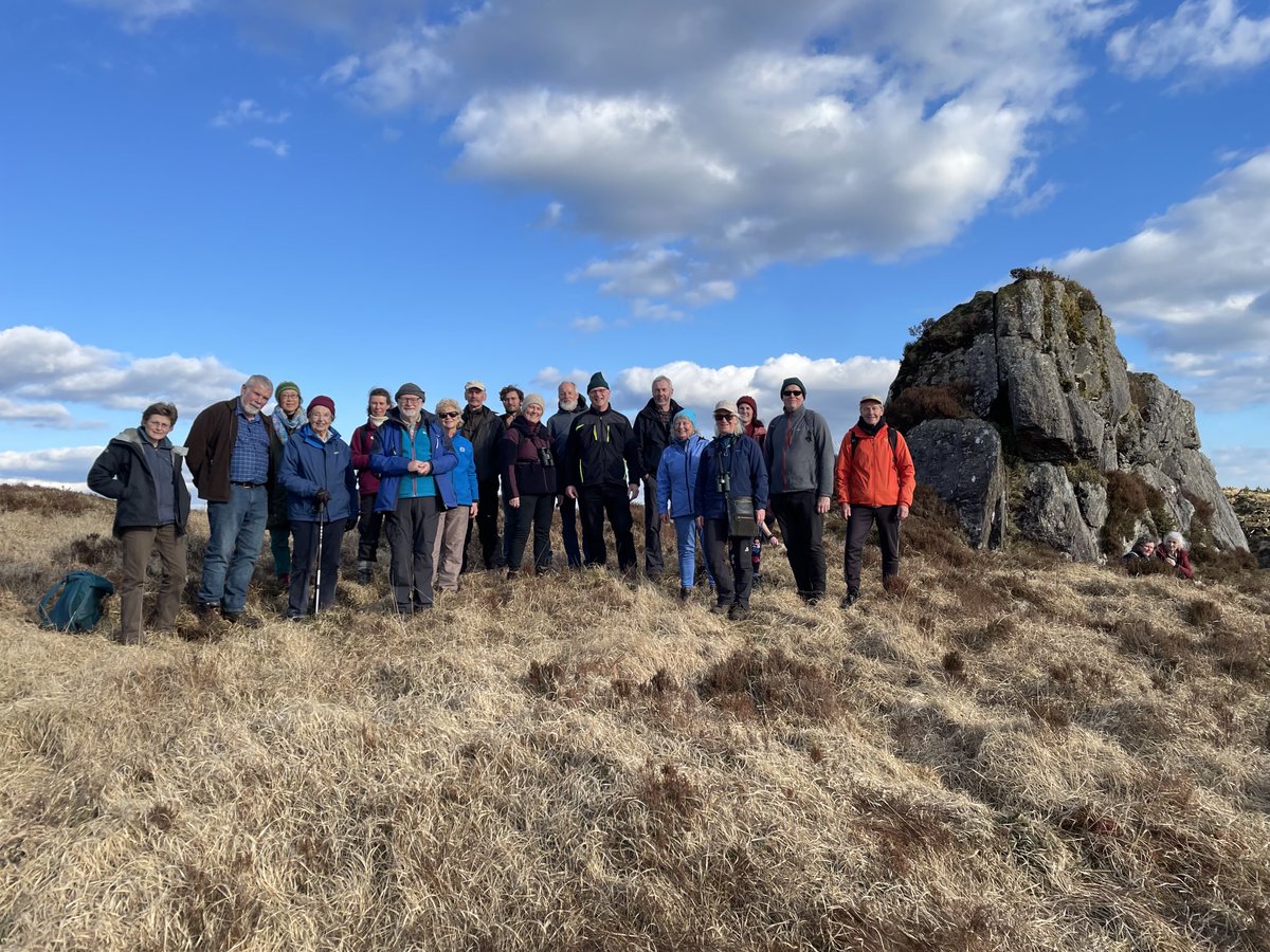 Great day out in West Cork with ⁦<a href="/CorkGeological/">CorkGeologicalAssociation</a>⁩ and Tracton Biodiversity Group ⁦<a href="/uccBEES/">Biological, Earth & Environmental Sciences, UCC</a>⁩ ⁦<a href="/GeolSurvIE/">Geological Survey IE</a>⁩ discussing palaeo-ecology