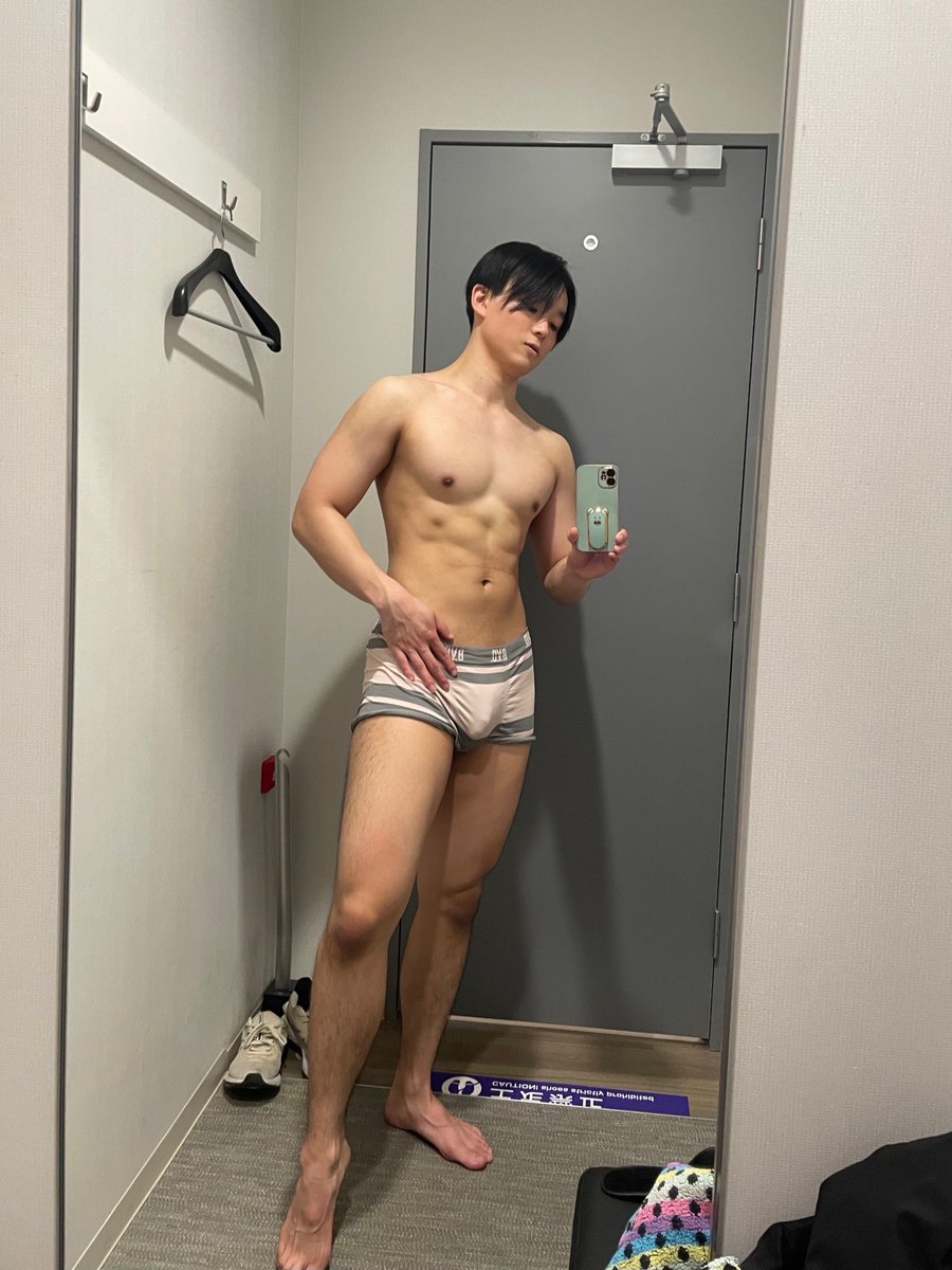 アブローラー100回953日
スクワット100回13日目
腕立て100回13日目

皆さん今日もお疲れ様でした💪