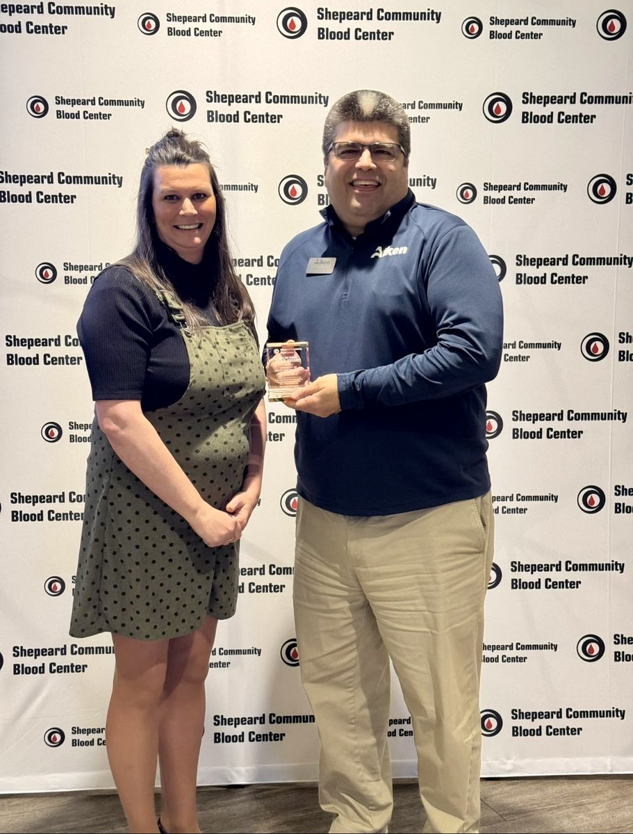 A_H_Hendrix's tweet image. It was an honor representing USC Aiken at the ⁦@shepeardblood⁩ “Top 20 in 2024” luncheon last week. Such an impressive group to be part of. So proud of Aiken students, faculty, &amp;amp; staff helping save 250+ lives here in our community! #DonateBlood #GiveLocal #SavingLives🩸