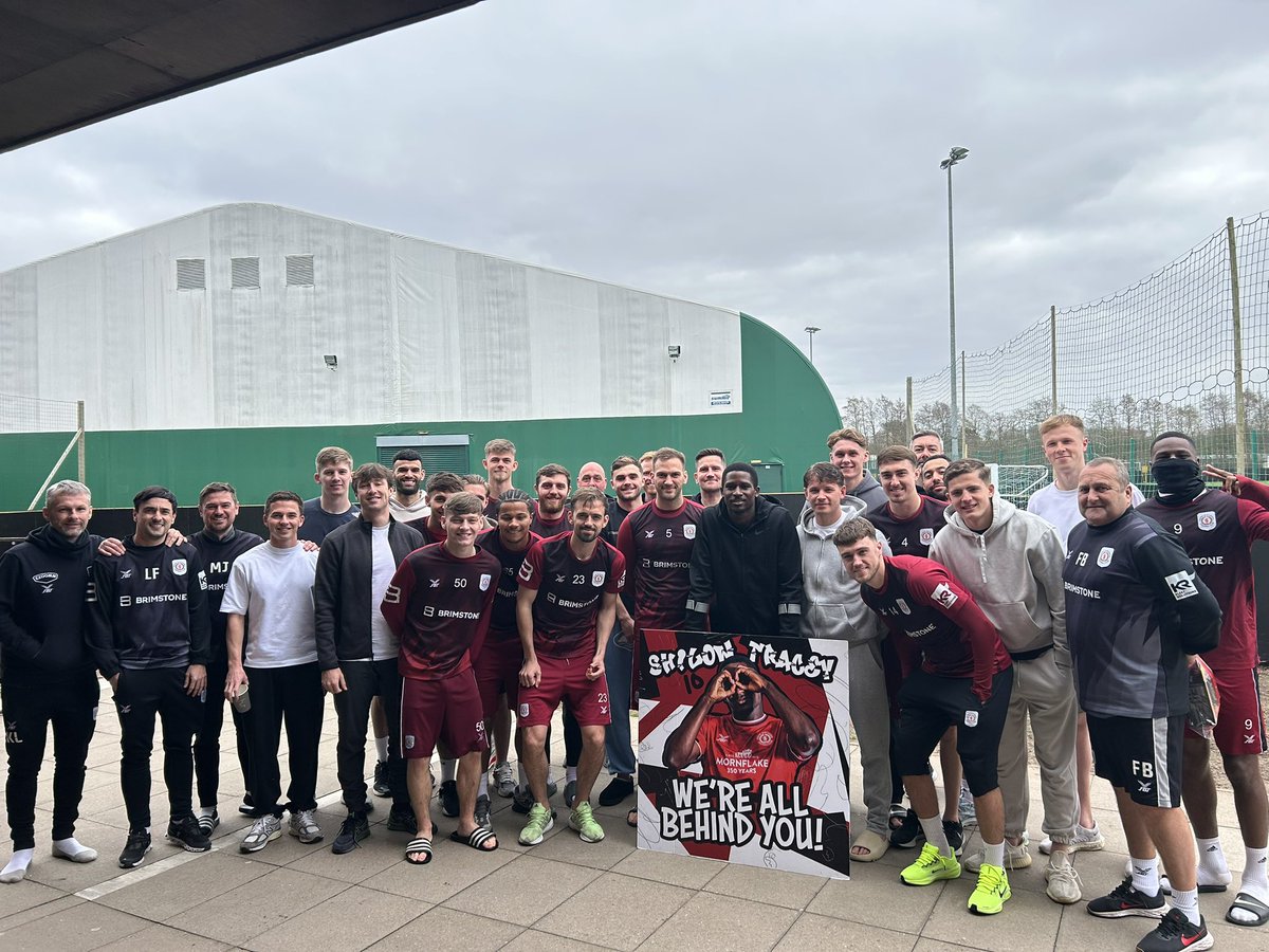 Crewe Alexandra (@crewealexfc) on Twitter photo The lads presented <a href="/Shilowt_/">Shilow Tracey</a> with his card today โค๏ธ
A huge thank you to our supporters for all of their messages and to our official Printer Partner <a href="/HybridServices/">Hybrid Services Ltd</a> for creating the card ๐๐ด
#CreweAlex The lads presented <a href="/Shilowt_/">Shilow Tracey</a> with his card today โค๏ธ
A huge thank you to our supporters for all of their messages and to our official Printer Partner <a href="/HybridServices/">Hybrid Services Ltd</a> for creating the card ๐๐ด
#CreweAlex