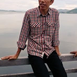 TanpaTimbal's tweet photo. Ditengah kondisi negara yg sedang berproses menjadi fasis, kami butuh sosok pria "kampungan" dengan kemeja kotak" Yg pada 2014 lalu disebut sebut sebagai "Anak Kandung Reformasi" Untuk kembali bersuara bersama kami, dengan satu suara yang sama #TolakRUUTNI https://t.co/892UKdRB0T