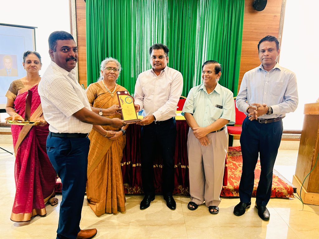 madhaengcollege's tweet photo. CSI Best Active Student Branch Award

On March 15, 2025, the Computer Society of India (CSI) – Chennai Chapter celebrated CSI Day 2025 at Hotel Matsaya, Adyar, Chennai. 
#madhamadhaengineeringcollege #CSI #computersocietyofindia  #celebration https://t.co/lQdg3vBhwq