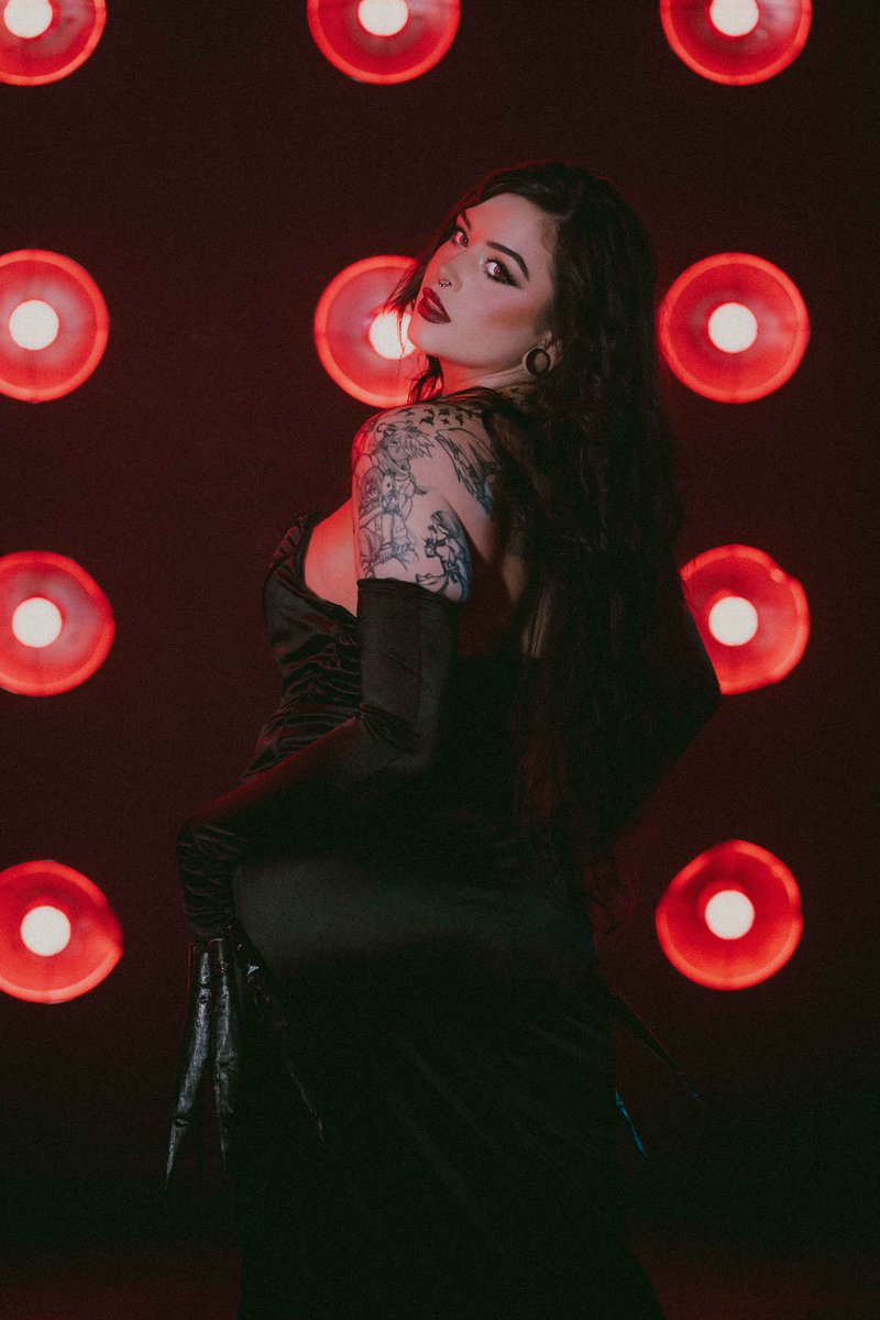 “you should buy a girl dinner first, before you stick a hand in her chest.”

Lust // Full Metal Alchemist 🩸 
📸: <a href="/mothraswingfoto/">Mothra's Wing Foto</a>