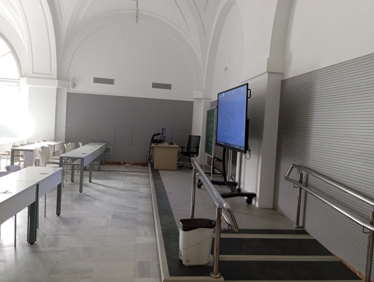 bcanovid's tweet photo. Qué terrible es el vacío tras el cierre de un curso. En la 221 he impartido clase en la asignatura de mi vida (Lit. Hispanoamericana s. XX-XXI), pero sobre todo he sanado y he experimentado el fervor y el entusiasmo de quien, pese a todo, siente que escogió el camino correcto. https://t.co/x6eQWwRsAH