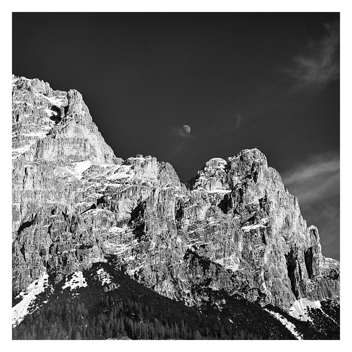 The Moon over the Dolomites, Italy.
Ilford Delta 400 Pro
Hasselblad 500 CM, Zeiss 150mm F4

#analogphotography #filmphotography #shootfilm #photography
#blackandwhitephotography #bnwphotography #monochrome #bnw
#ilfordphoto
#mediumformat #Hasselblad #wallart