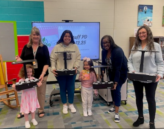 WingateESNC's tweet photo. Last week teachers learned about incorporating AGriculture in their lessons. They also recieved a classroom hydroponics system. We can't wait to see what they grow with their class! #wingateagtech @UCPSNC @AGHoulihan @TopperJenn58692 https://t.co/fo1TdhD7IW