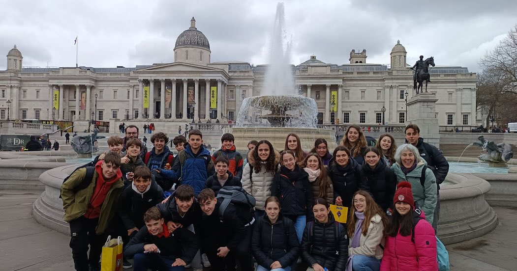 angloeuropean73's tweet image. Last week we welcomed Year 9 students and staff from Institut Santiago Sobreques i Vidal in Girona, Spain. 🇪🇸👋

We wish them a fulfilling and enriching experience in the UK.🏛️

#NCLE #LanguageHubs #CulturalExchange

@IOE_London @ncle_ioe @Schools_British @educationgovuk