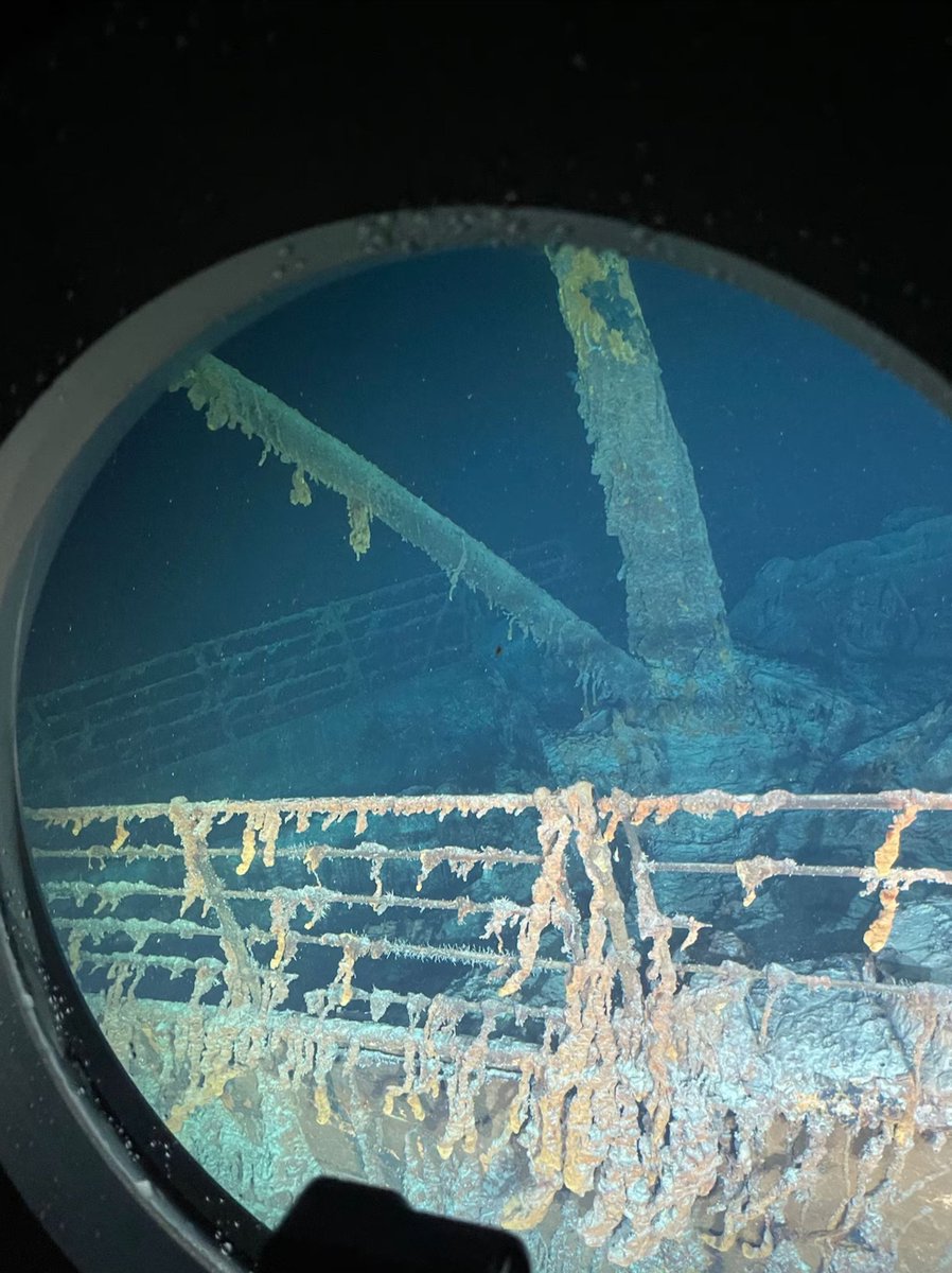 TitanicNewYork's tweet photo. Imagine. Being there... “I just looked out of my window—I had to look up—because the Titanic shot up a hundred and some feet above me. I’m down at the very keel, and I just went “My God.” – Dr. Robert Ballard.

#Titanic #RMSTitanic https://t.co/sTlQa4PgSW
