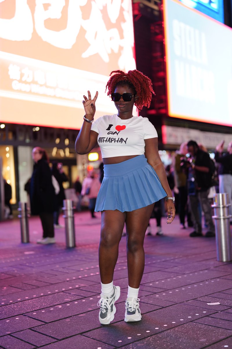 that_blacc_girl's tweet photo. The city shines, but I shine brighter! ✨ https://t.co/G1qjvAfXbI