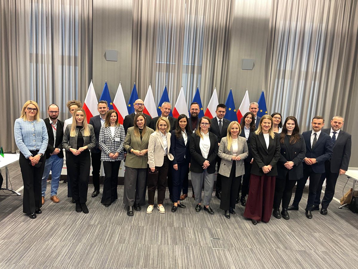 IngaJanuszkoMan's tweet image. O strategii komunikacyjnej rozmawialiśmy dziś w @MSWiA_GOV_PL. Dobrze było wymienić się doświadczeniami i wyzwaniami. Dziękuję szczególnie Agnieszka Pacek i @JacekDobrzynski.