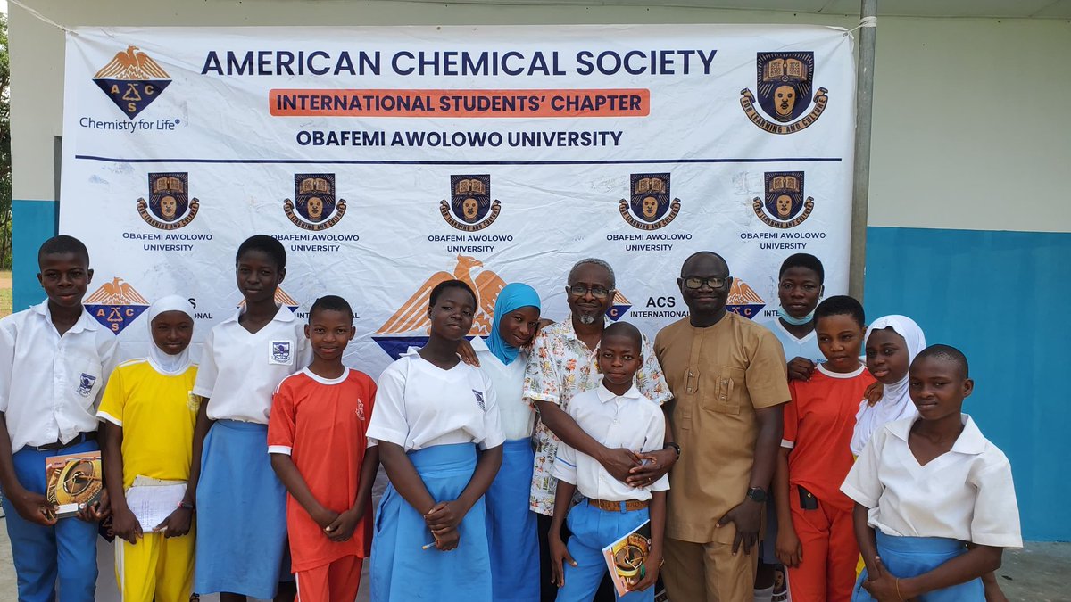 ACS_OAU's tweet photo. Inspiring the next gen of scientists! 🔬✨ We brought chemistry to life at Moremi High School, Ile-Ife! 🎉 Thanks to our amazing @ACSOAU team for making it happen! #ACSOAU #STEMeducation #Outreach @AmerChemSociety https://t.co/886D9THia2