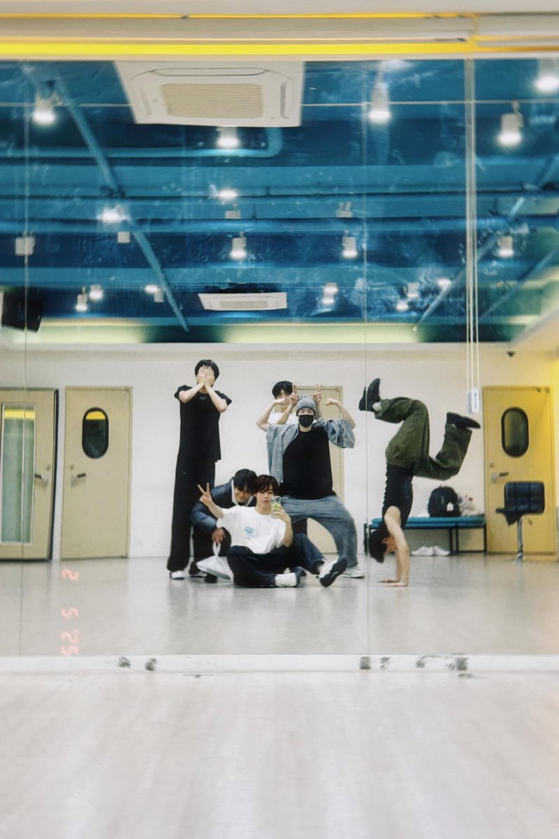 n1707_'s tweet photo. In the upcoming comeback, I wish TEMPEST to always be happy and healthy together, hope many people will know you, win many music cups, many big awards, be noticed and invited to participate in many big programs, perform on many big stages and shine.#TEMPEST_FullOfYouth #tpstiE https://t.co/N3CMcxoTQh