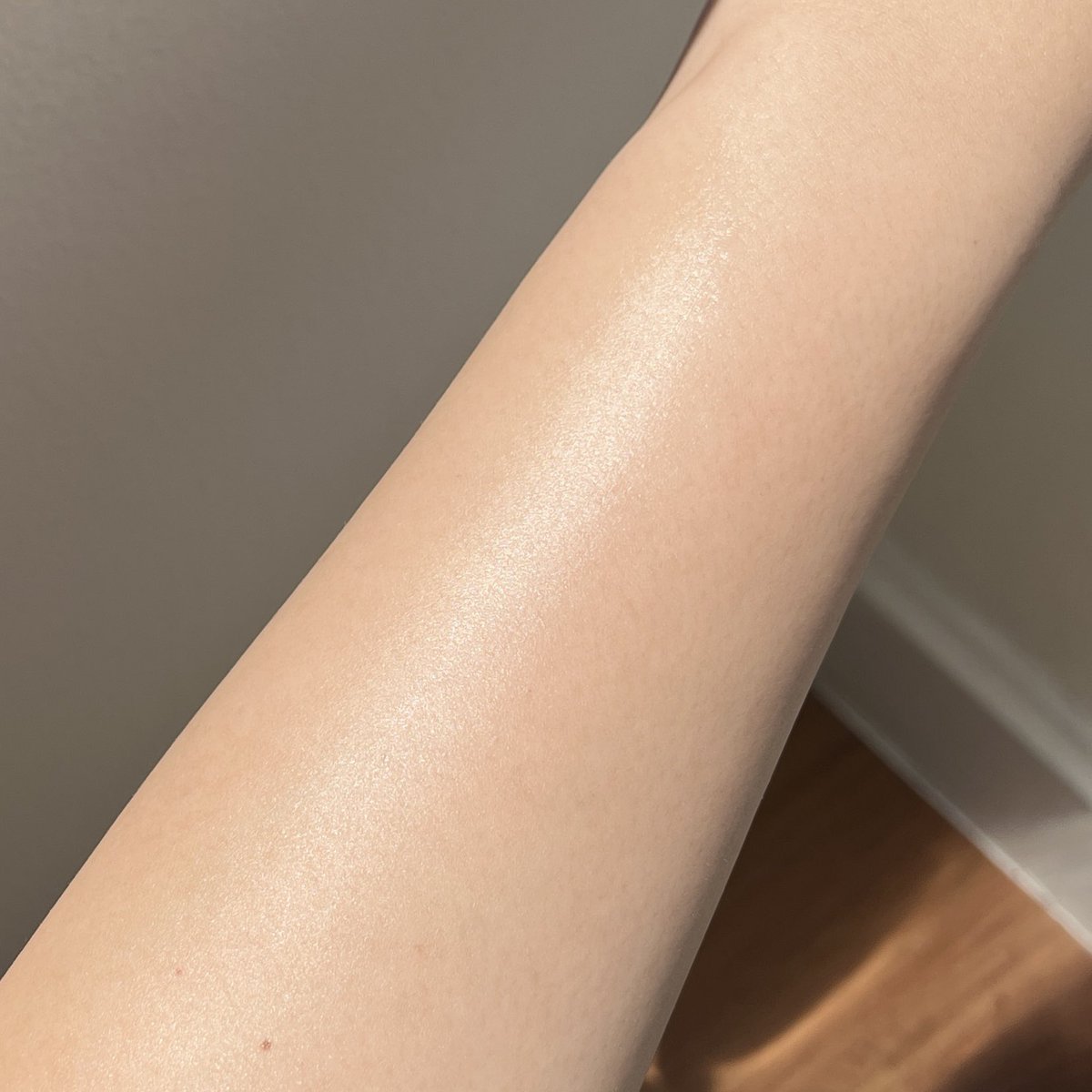 ling_wrsc's tweet photo. ของใหม่จากบ้าน CeraVe — intensive moisturising lotion 5% hydro-urea ดีมากกกก โลชั่นยูเรียเจนใหม่ อุ้มน้ำได้ดีกว่าเดิม คนผิวแห้งมากแนะนำเลยย ตัวนี้มี pH5.5 ไม่ระคายเค���องผิว เนื้อโลชั่นเข้มข้น มีเซราไมด์ กู้ผิวแห้งได้ดี ปราการผิวแข็งแรง ซึมไวแต่ชุ่มชื้นนานนน นี่กดมาตุนแล้ว https://t.co/c06i2fBYe7