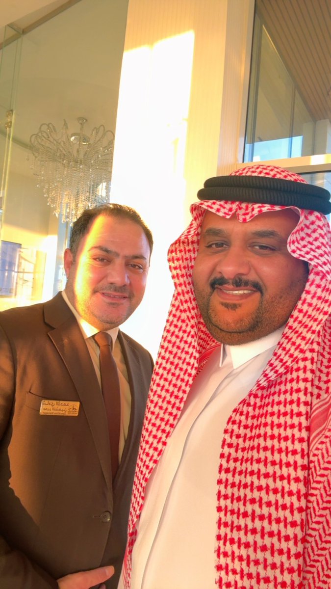 msh5025msh1's tweet photo. ذهبت بالأمس إلى مطعم ومطل حاتم الطائي بالسمراء في قلب #حائل فوجدت نفسي أمام مشهد يأسر الروح قبل العين؛ جمال الطبيعة وبهاء المرتفعات يرويان قصة أرض لا تحتاج لتجميل فالله خلقها كاملة الحُسن
الاستقبال كان راقياً والبوفية الرمضاني لوحة من الإبداع والتنظيم والأجمل أن ترى الزوار من أنحاء المملكة وخارجها يتقاطرون على حائل وجهة السياحة الحقيقية
تذكرت حينها قول سمو سيدي وجه السعد حينا قال : حائل قد تكون هي الوحيدة على وجه الأرض لا تحتاج إلى مرآة لكي تتجمل فالله خلقها جميلة.
وراء هذا الحراك المبارك أمير المنطقة وسمو نائبه -حفظهما الله- اللذان يعملان بإخلاص لتحقيق رؤية قيادتنا الرشيدة
شكراً لرجل الأعمال الخلوق علي بن عبدالوهاب الفايز على تقديم كل ما هو جديد لحائل جهودك المخلصة وإبداعك الرائد يفتحان آفاق التنمية في منطقتنا ويضيئان درب التقدم بارك الله فيك وجزاك كل خير
#حائل_الأجمل #حائل_في_صورة #امارة_منطقة_حائل #هيئة_تطوير_منطقة_حائل #وزارة_السياحة #وزارة_الثقافة #وزارة_الإستثمار