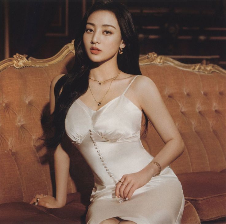 Jihyo. tweet media